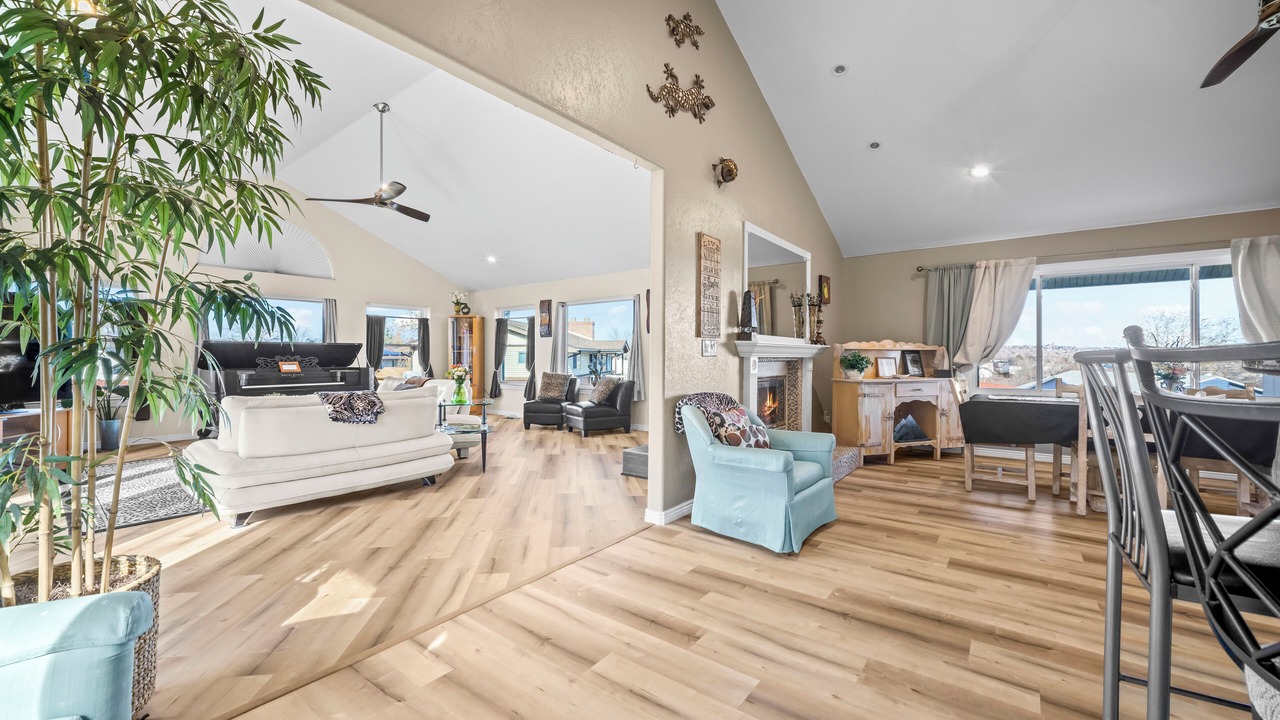Photo of Livingroom in Lamar Heights Area