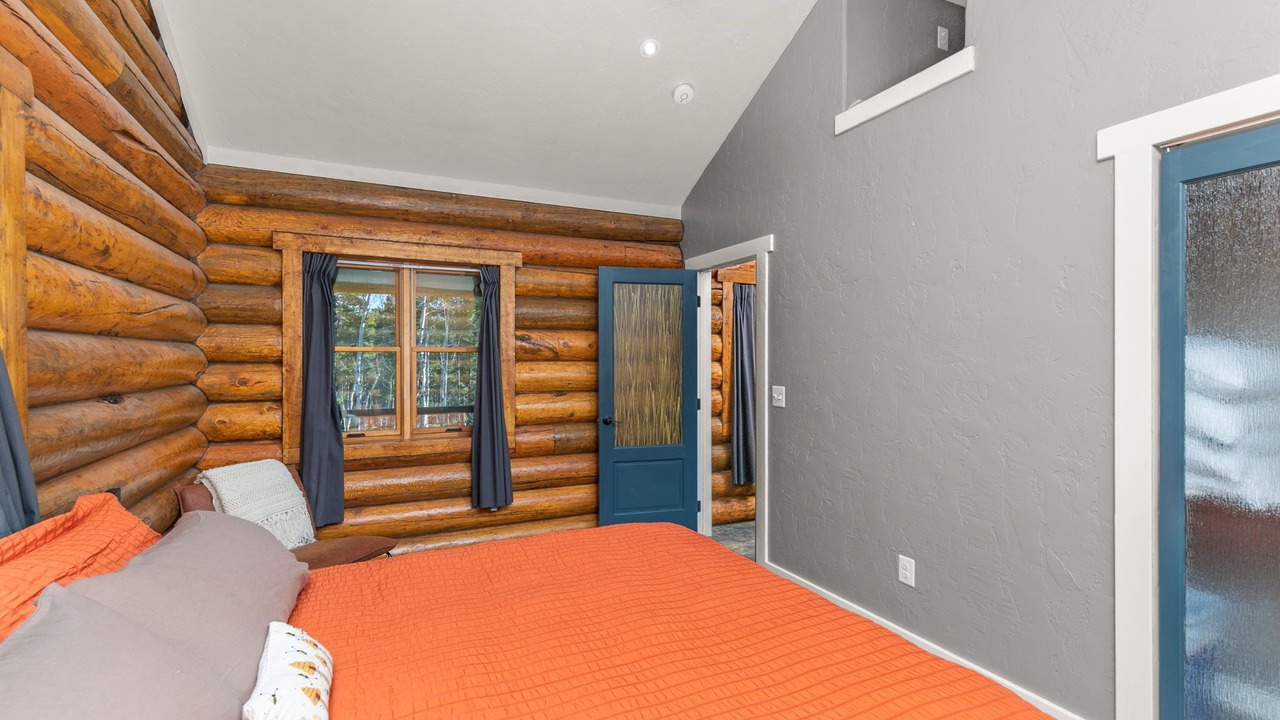Photo of Bedroom in Black Hawk