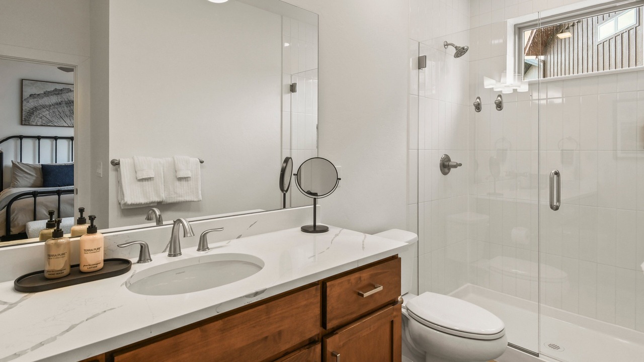 Photo of Bathroom in Rendezvous