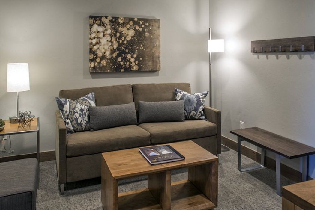 Photo of Livingroom in Peak 8