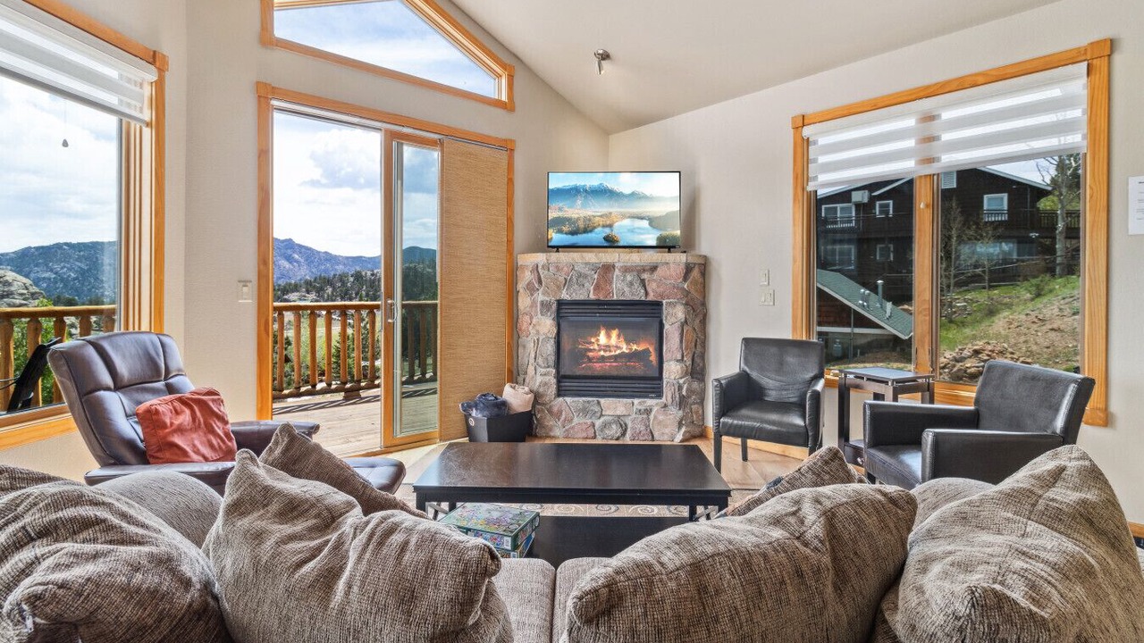 Photo of Livingroom in Estes Park