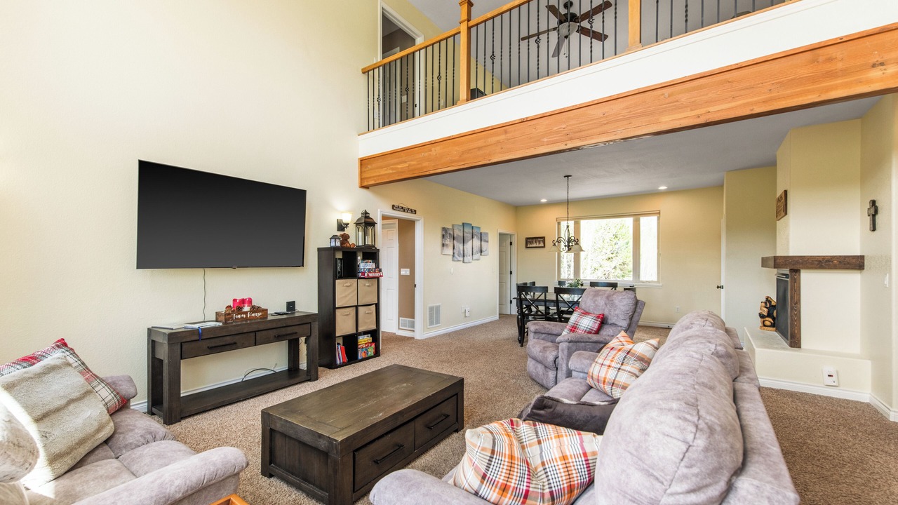 Photo of Livingroom in Grand Lake