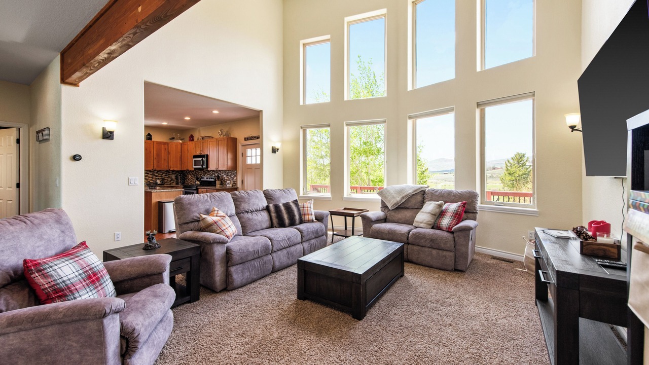 Photo of Livingroom in Grand Lake