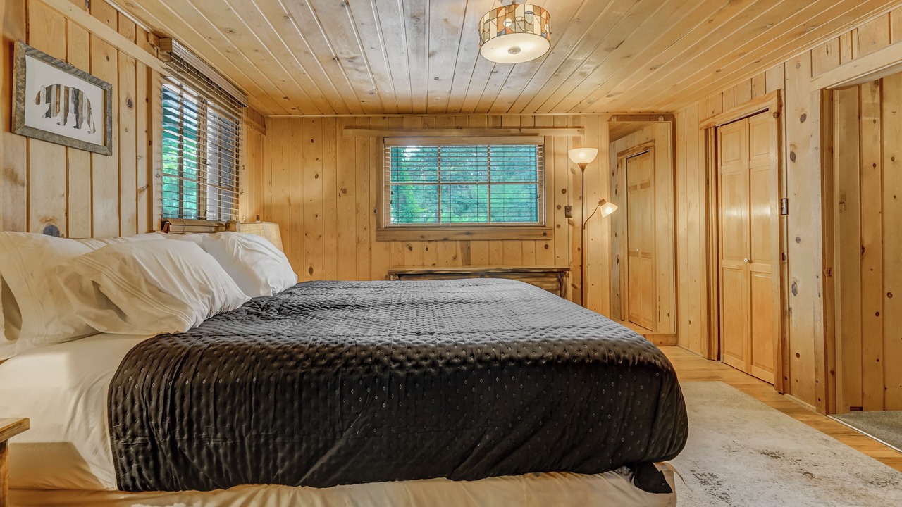 Photo of Bedroom in Cascade