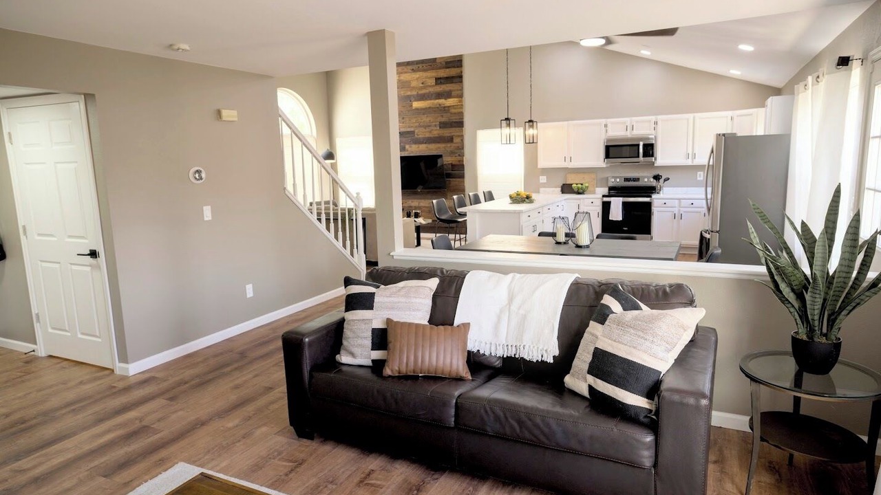 Photo of Livingroom in Northeast Colorado Springs
