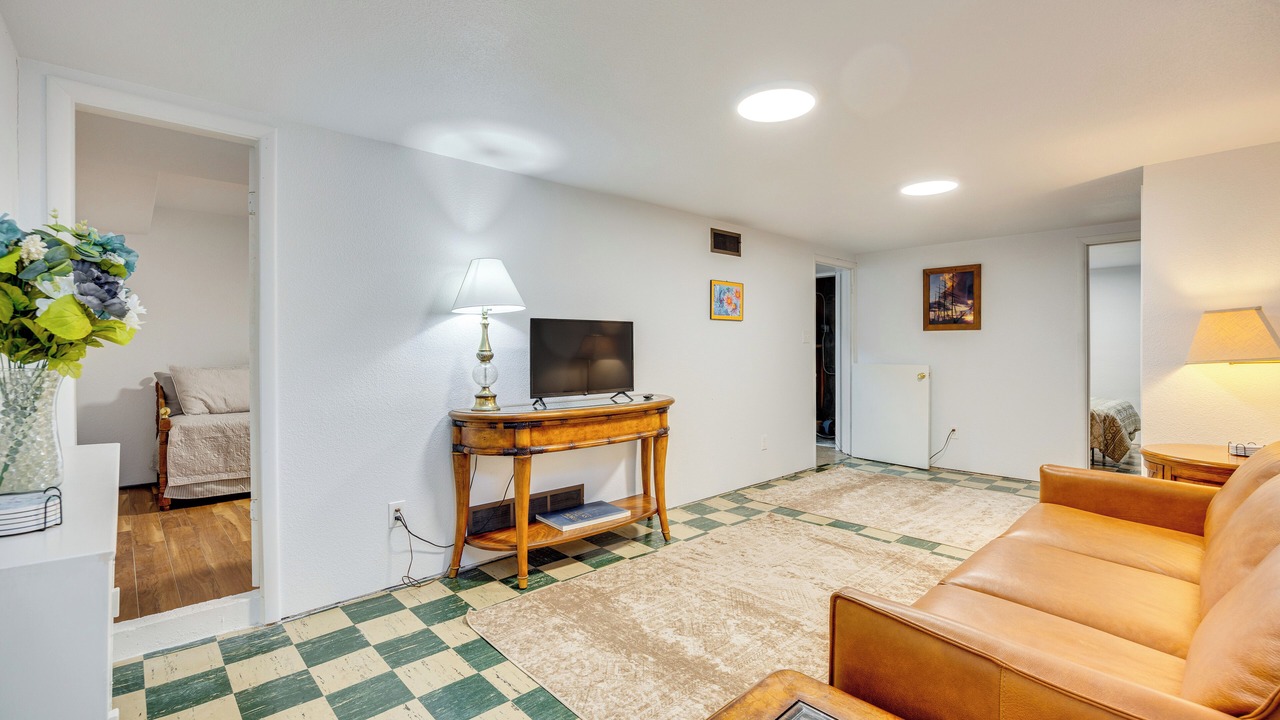 Photo of Livingroom in Pleasant Valley