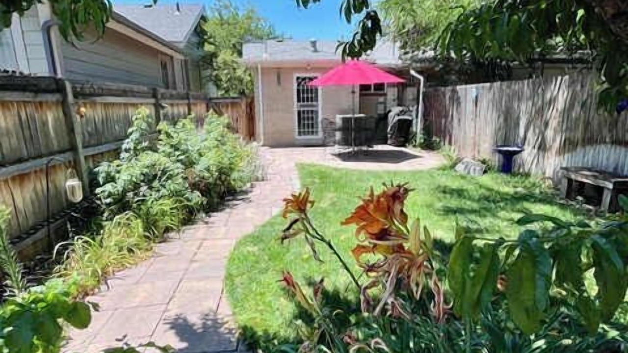Photo of Outdoor in Rosedale