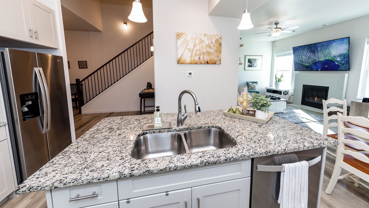 Photo of Kitchen in Mountain Shadows