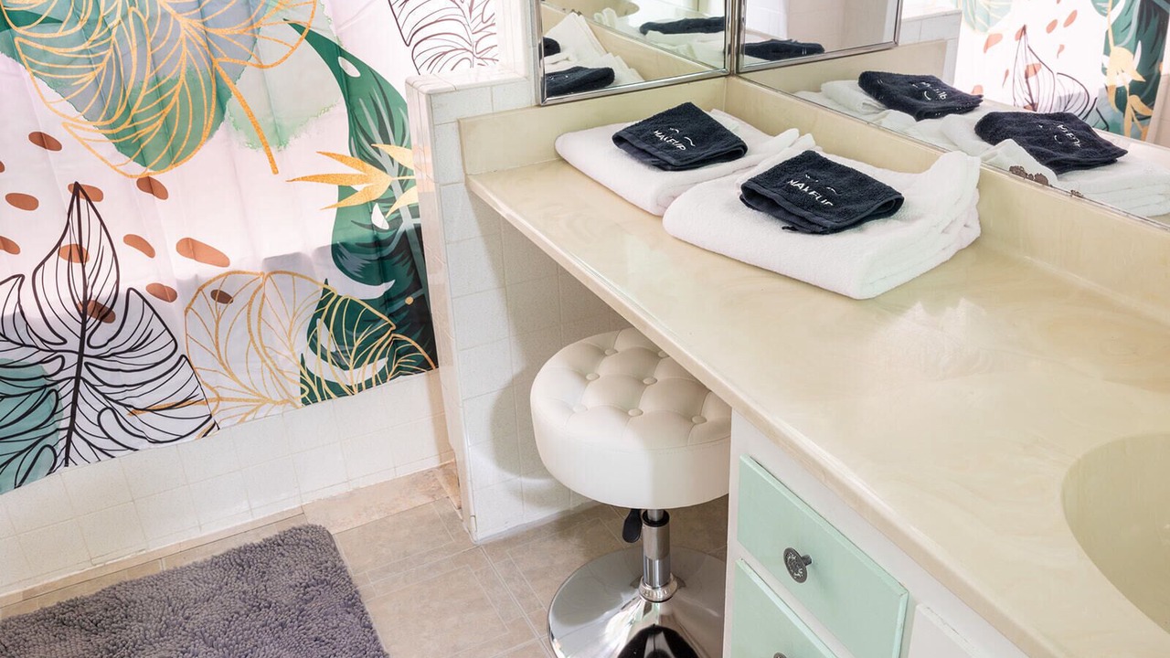 Photo of Bathroom in Aztec