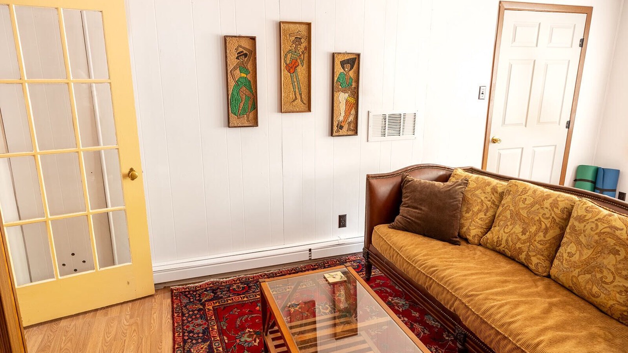 Photo of Livingroom in Aztec