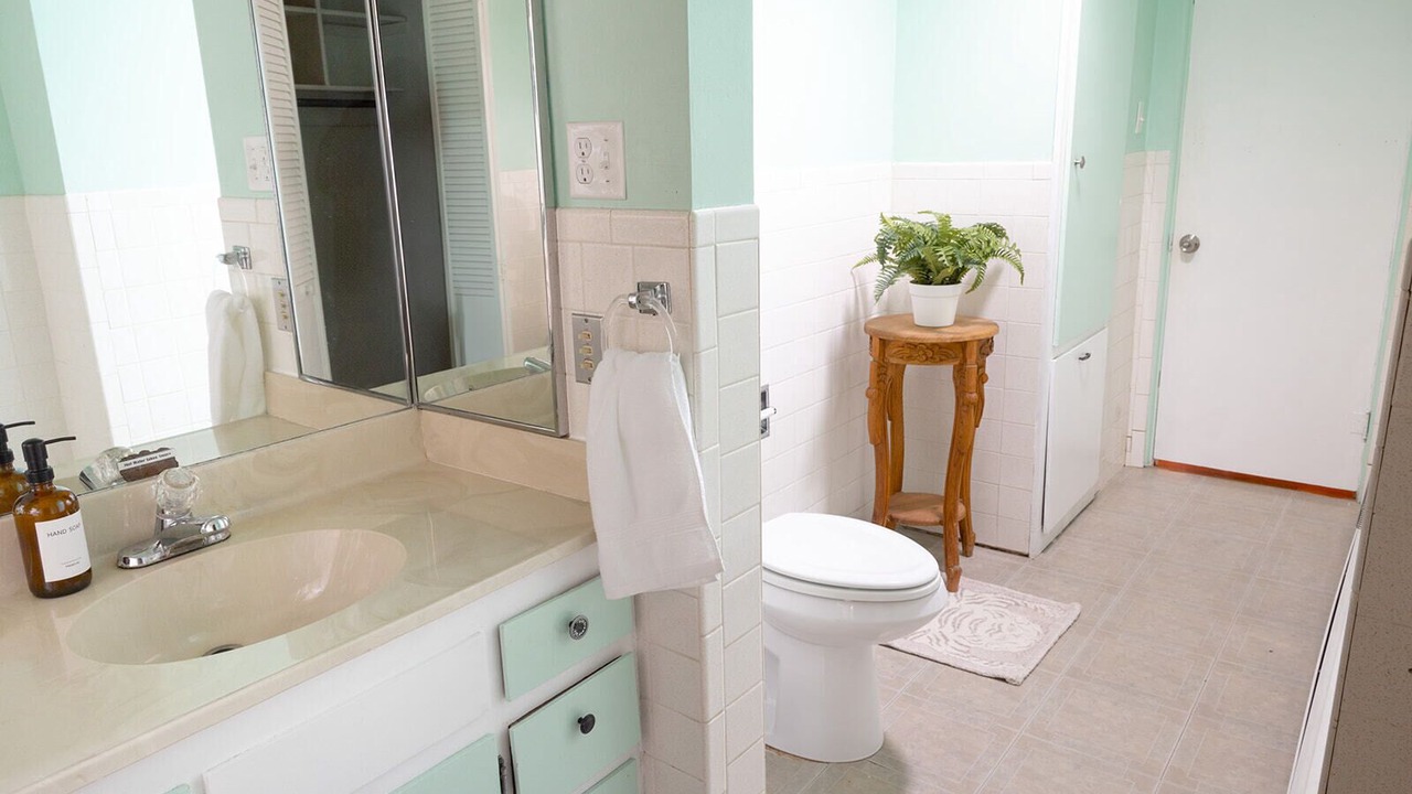 Photo of Bathroom in Aztec