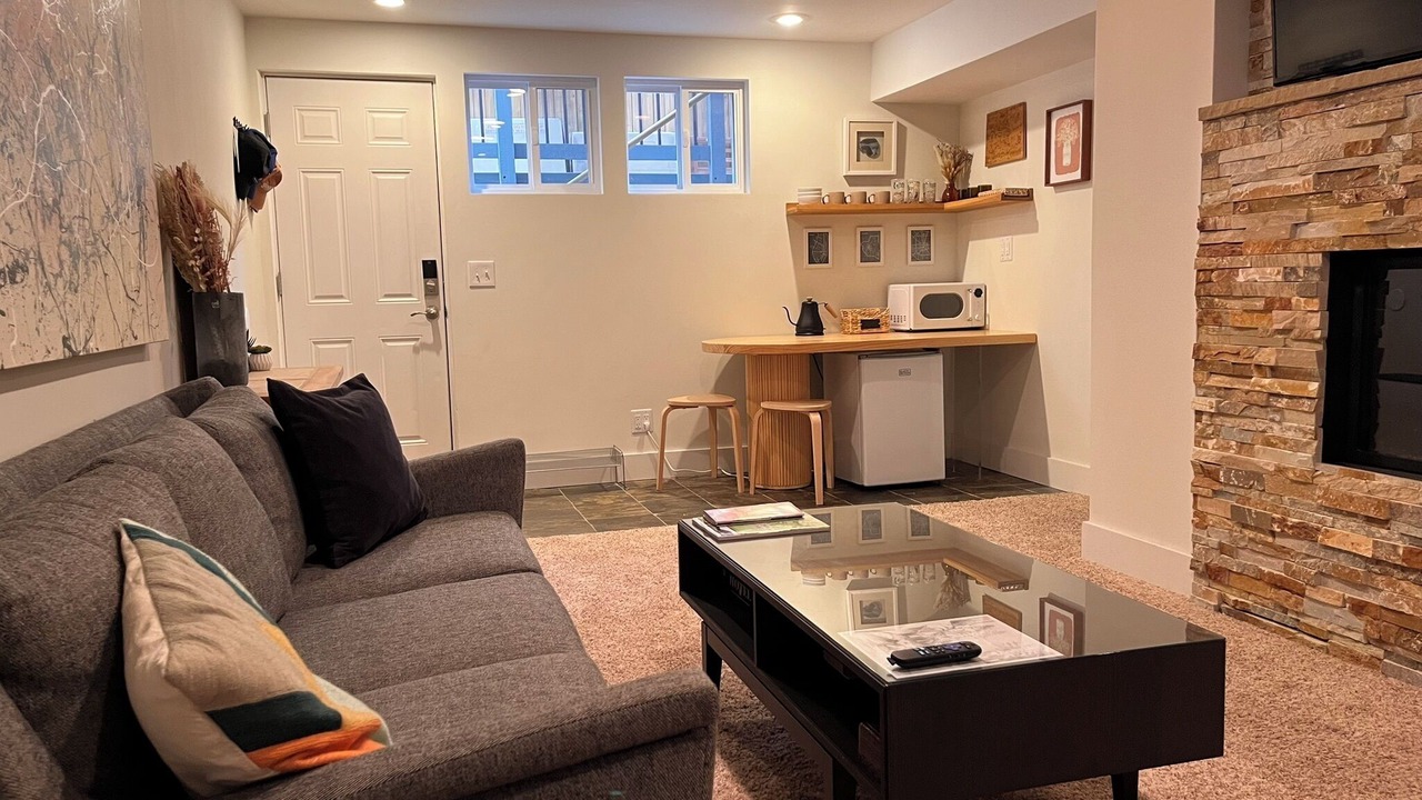 Photo of Livingroom in Whittier