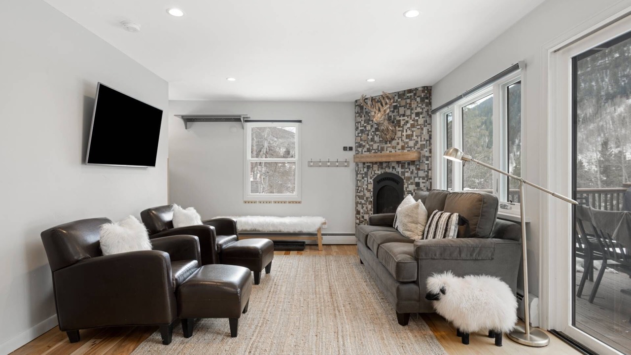 Photo of Livingroom in Vail