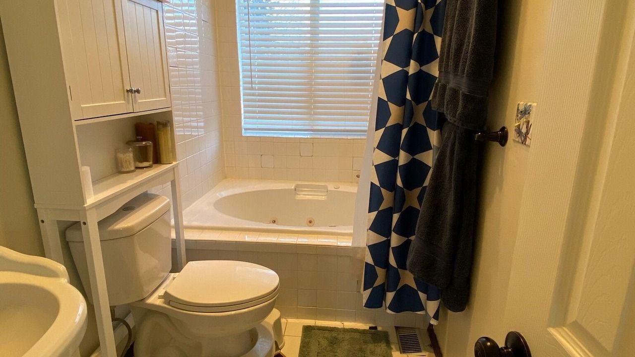Photo of Bathroom in Four Mile Creek