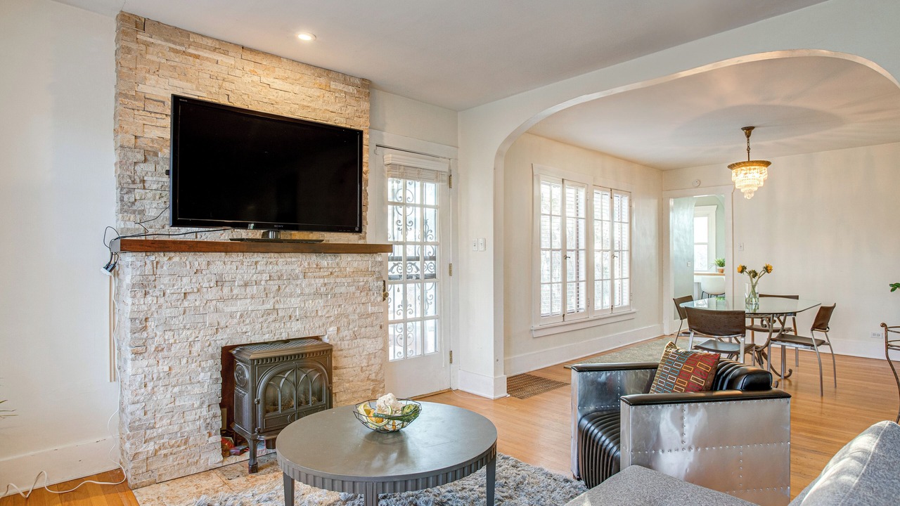 Photo of Livingroom in Englewood