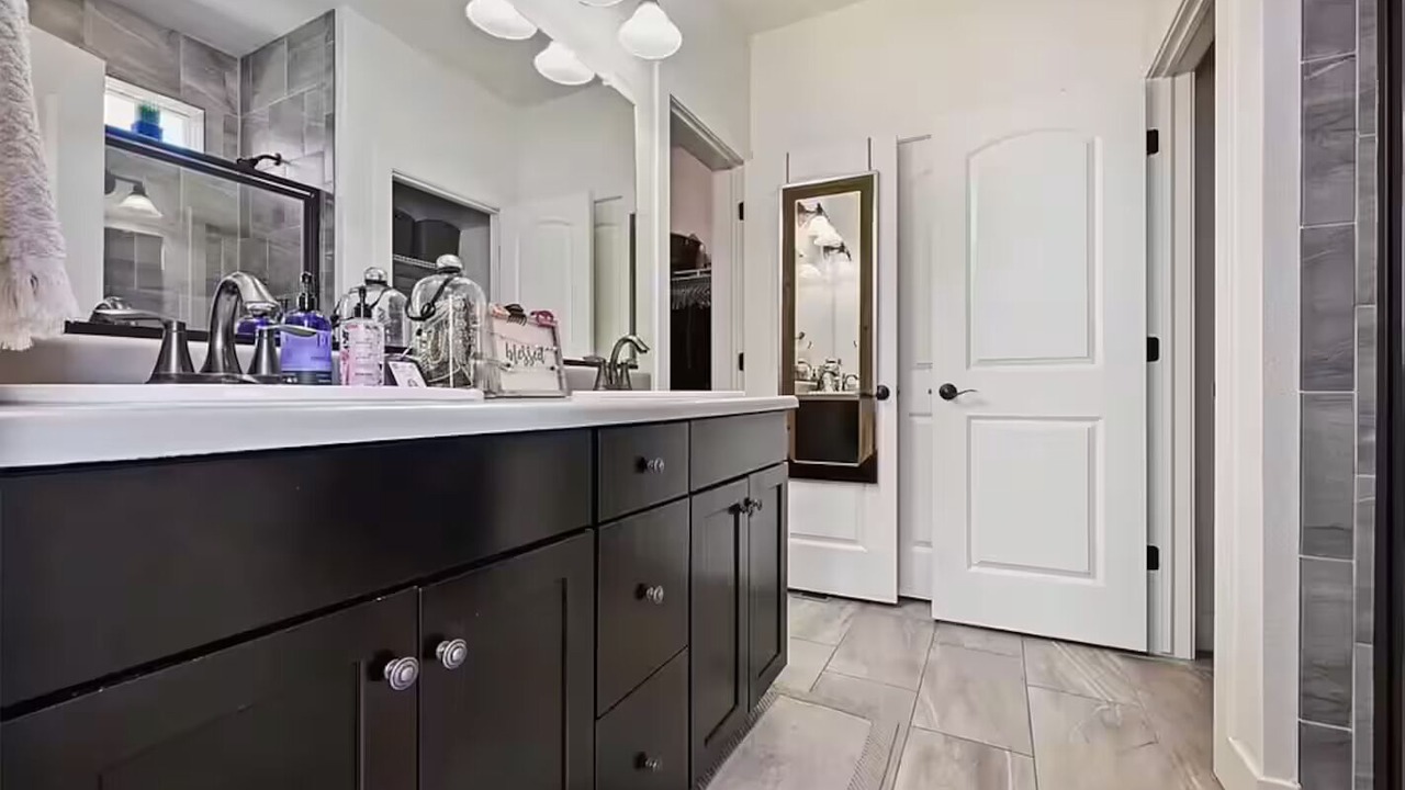 Photo of Bathroom in Sterling Hills