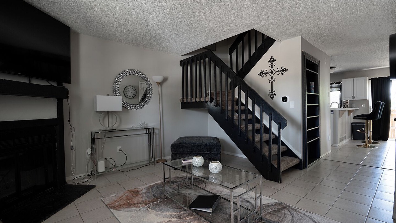 Photo of Livingroom in Prides Crossing