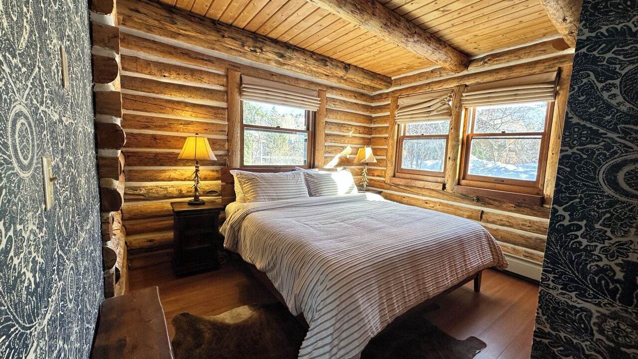 Photo of Bedroom in Fairway Meadows