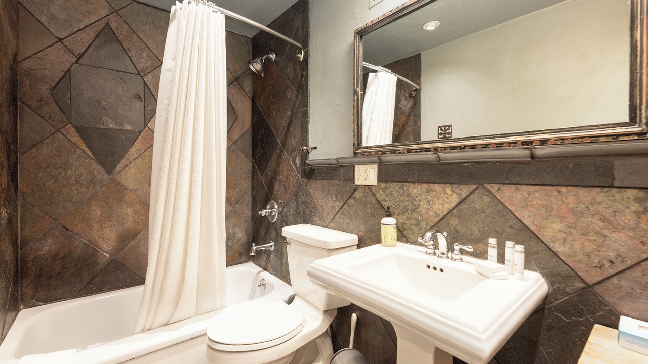 Photo of Bathroom in Fraser