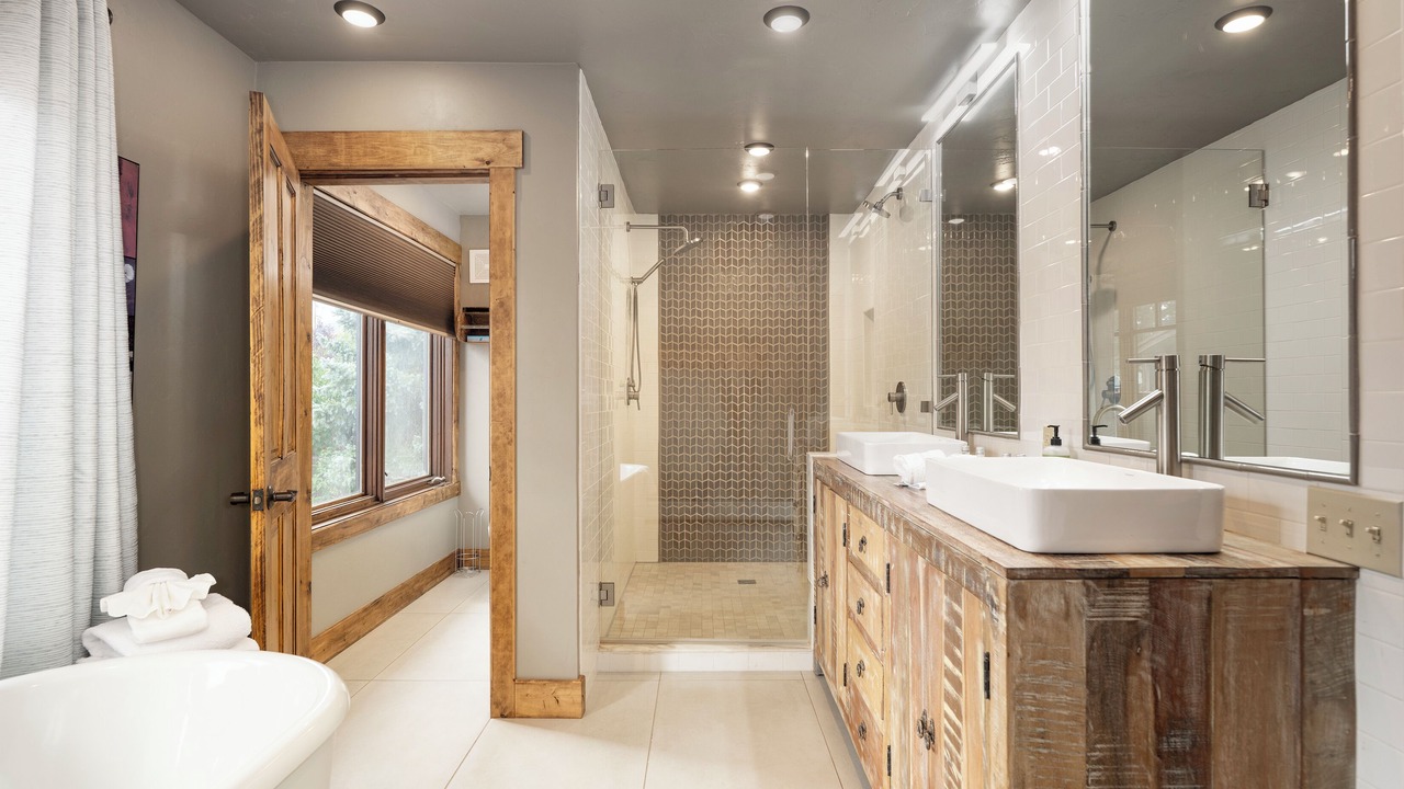 Photo of Bathroom in Fraser