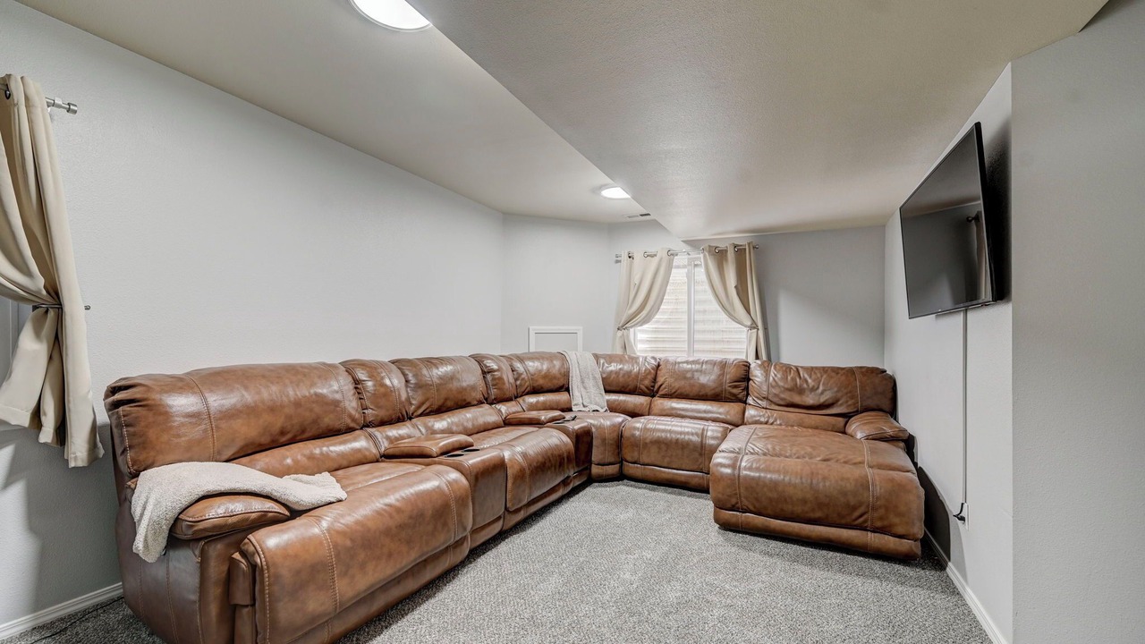 Photo of Livingroom in Security-Widefield