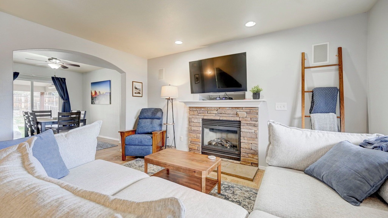 Photo of Livingroom in Security-Widefield