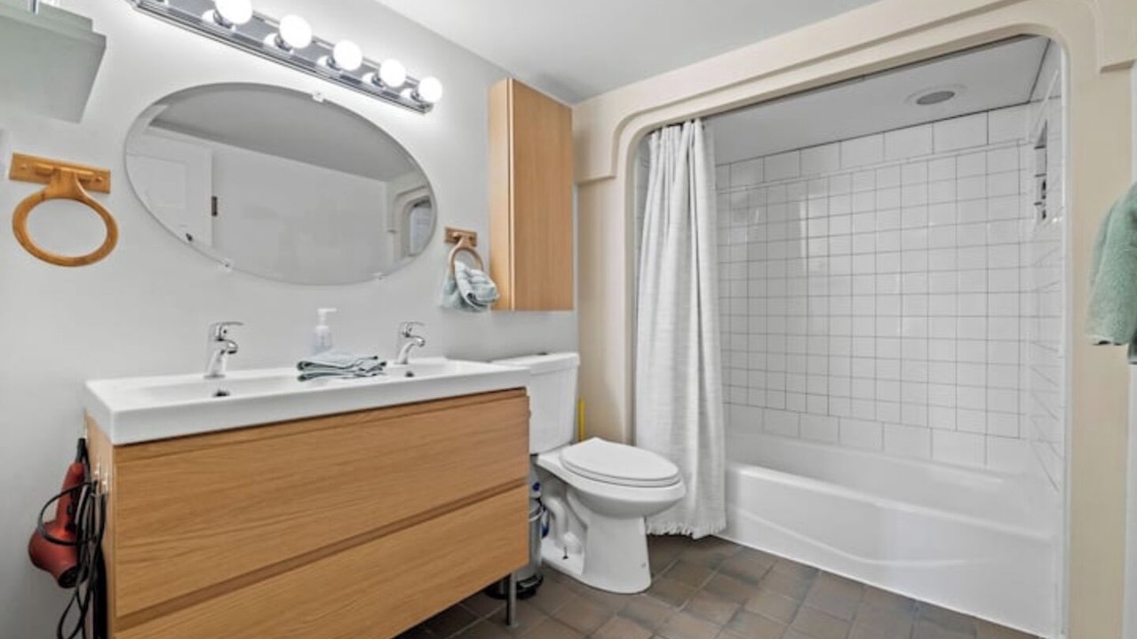 Photo of Bathroom in Barnum