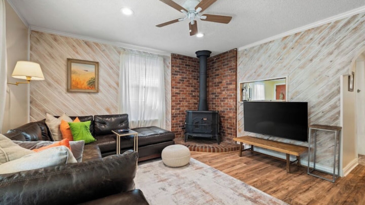 Photo of Livingroom in Barnum