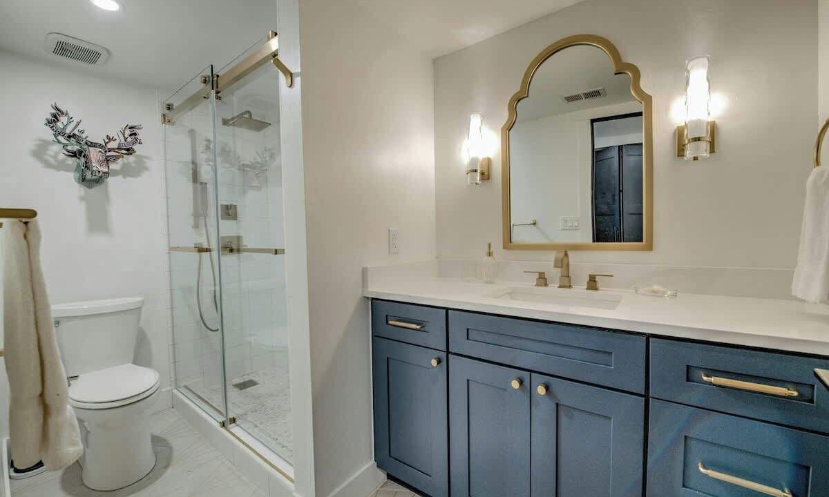 Photo of Bathroom in Warrior's Mark