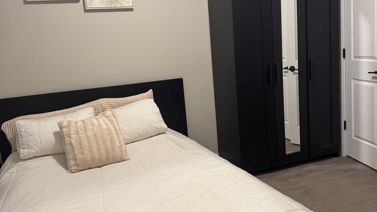 Photo of Bedroom in Jefferson Park