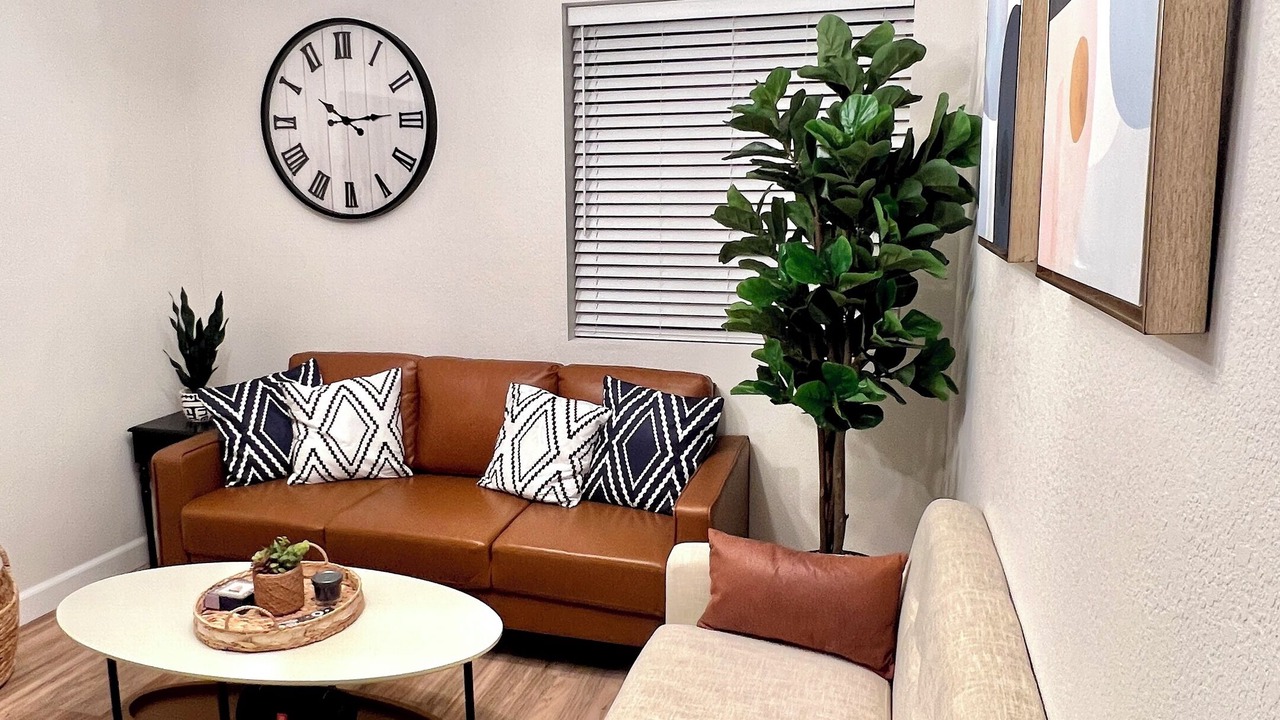 Photo of Livingroom in Dam East - West