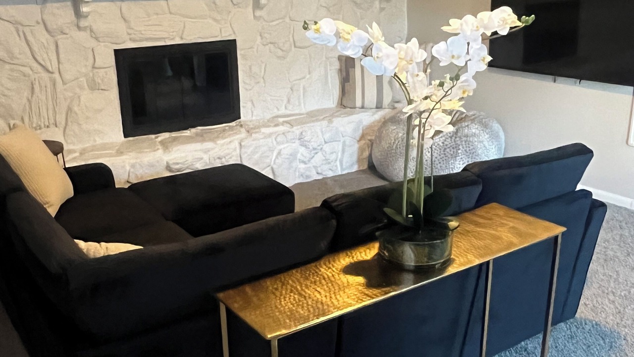 Photo of Livingroom in Delmar Parkway