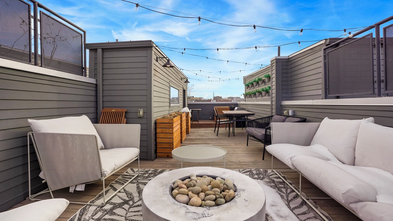 Photo of Outdoor in Five Points