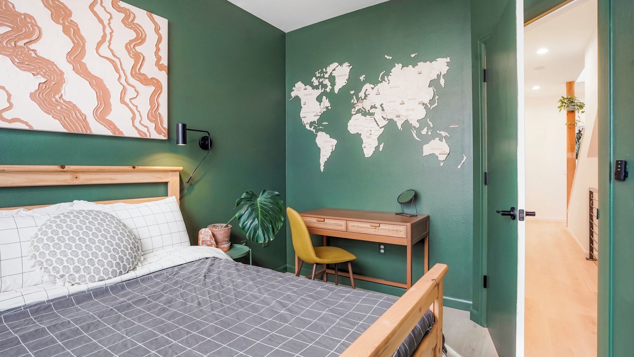 Photo of Bedroom in Five Points