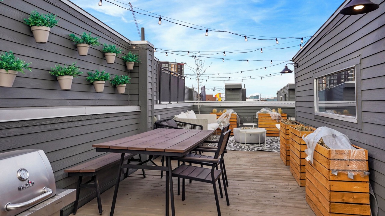 Photo of Outdoor in Five Points