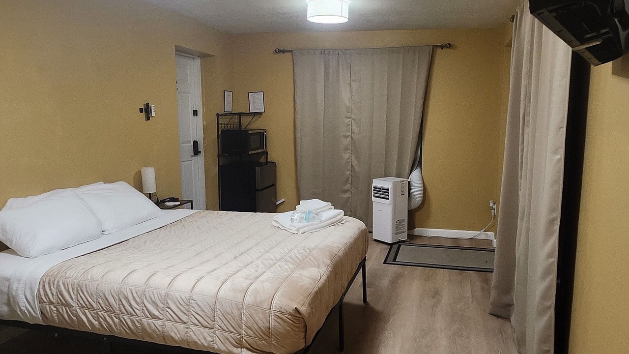 Photo of Bedroom in East Colfax