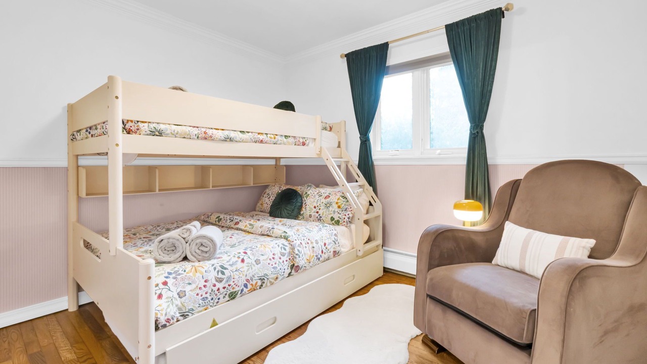 Photo of Bedroom in Interurban Park