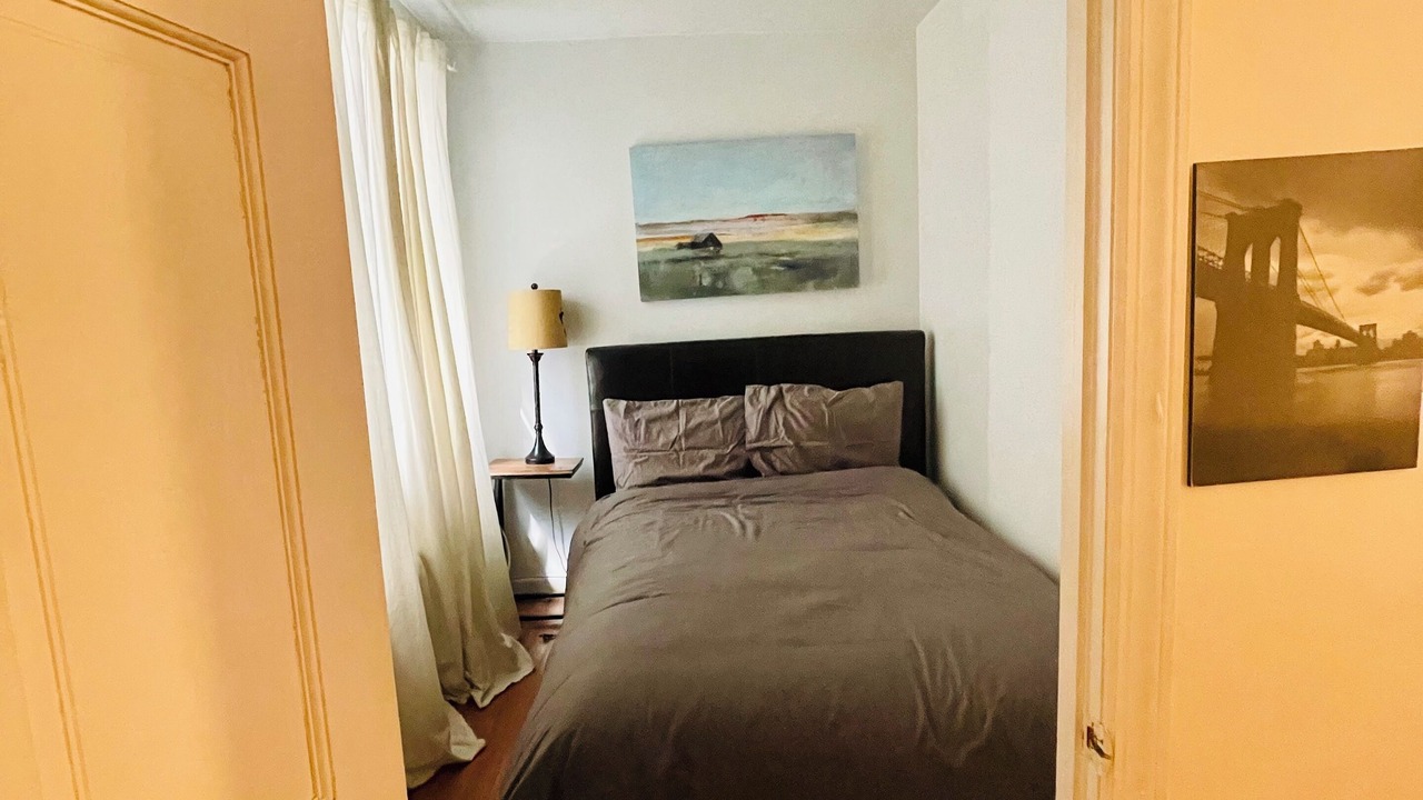 Photo of Bedroom in Koreatown