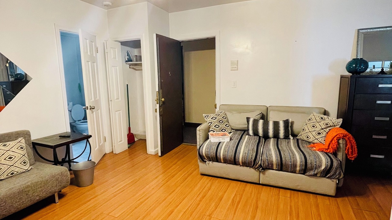 Photo of Livingroom in Koreatown