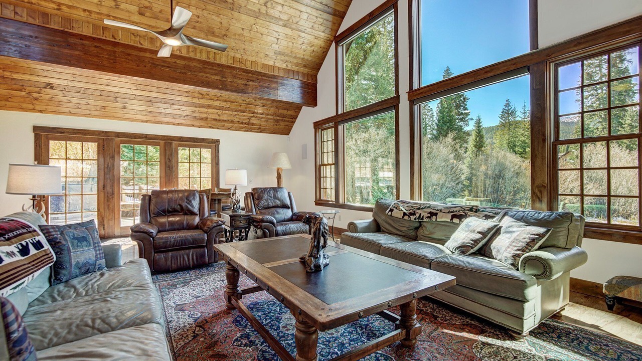 Photo of Livingroom in Blue River