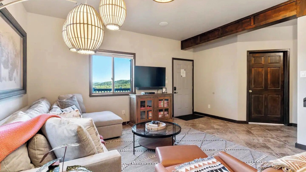 Photo of Livingroom in Saint Mary's