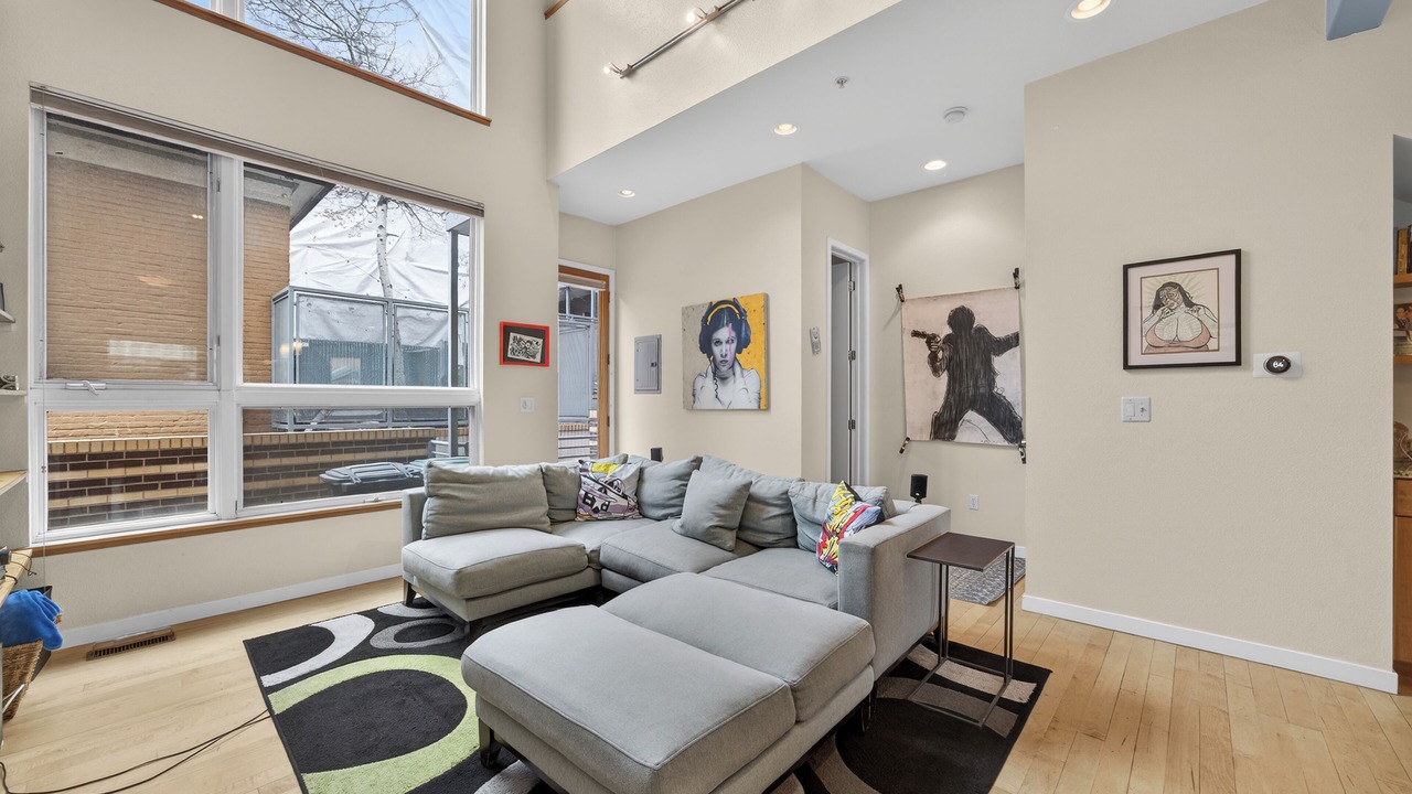 Photo of Livingroom in Highland