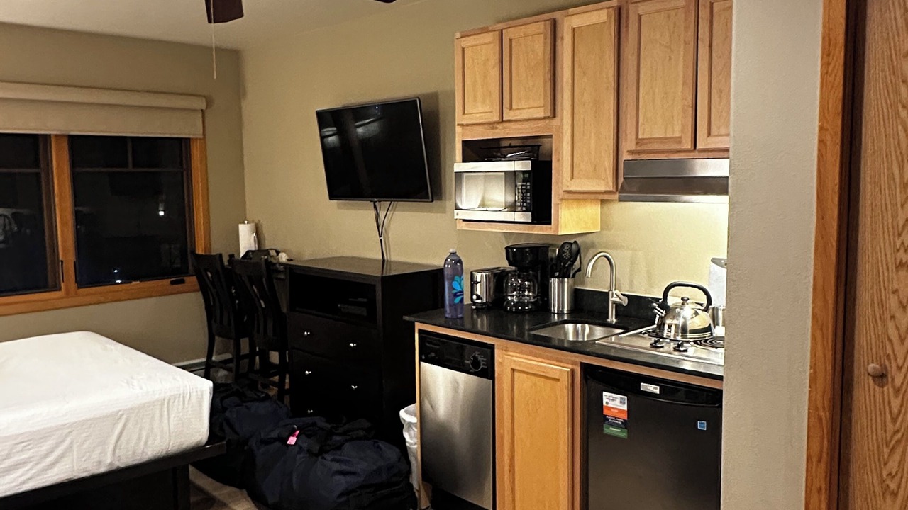 Photo of Bedroom in Four O'Clock