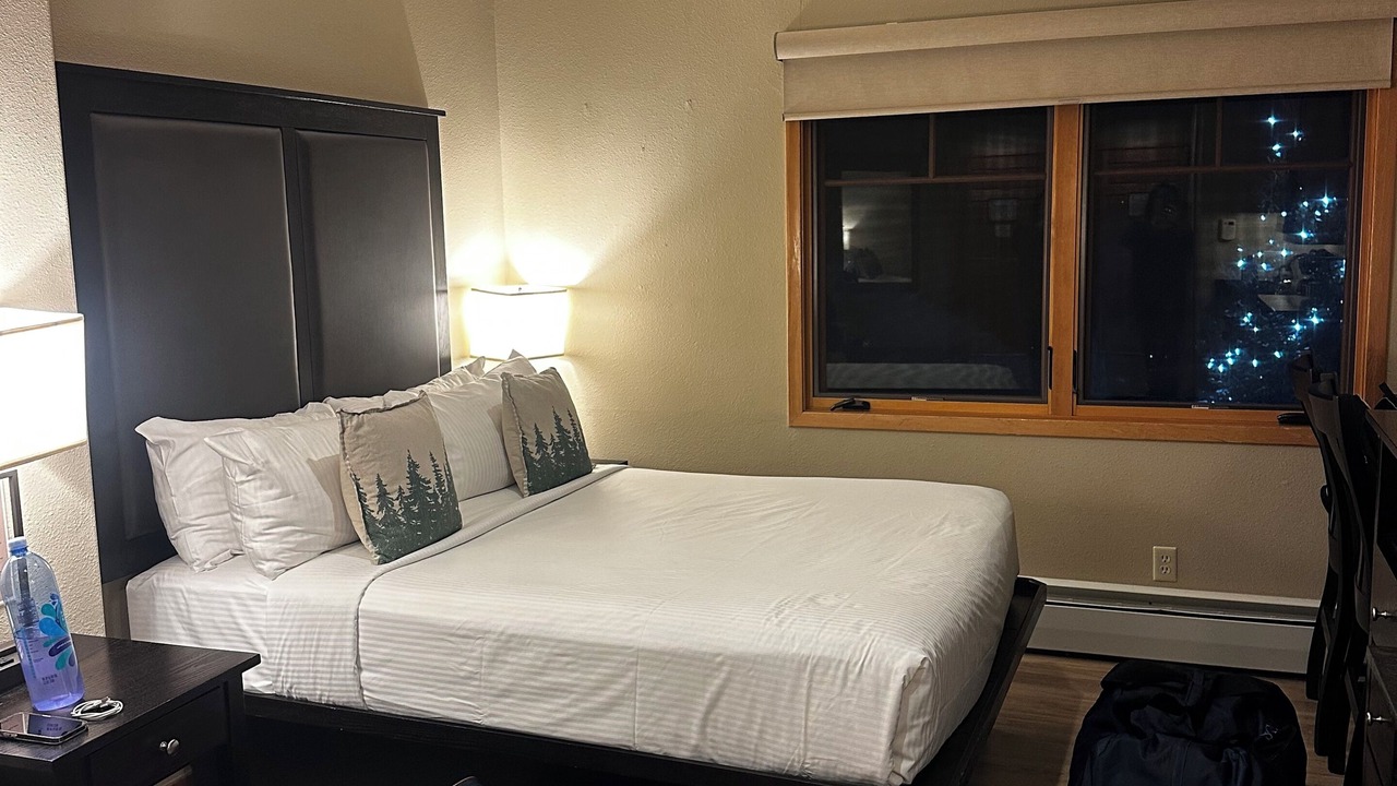 Photo of Bedroom in Four O'Clock