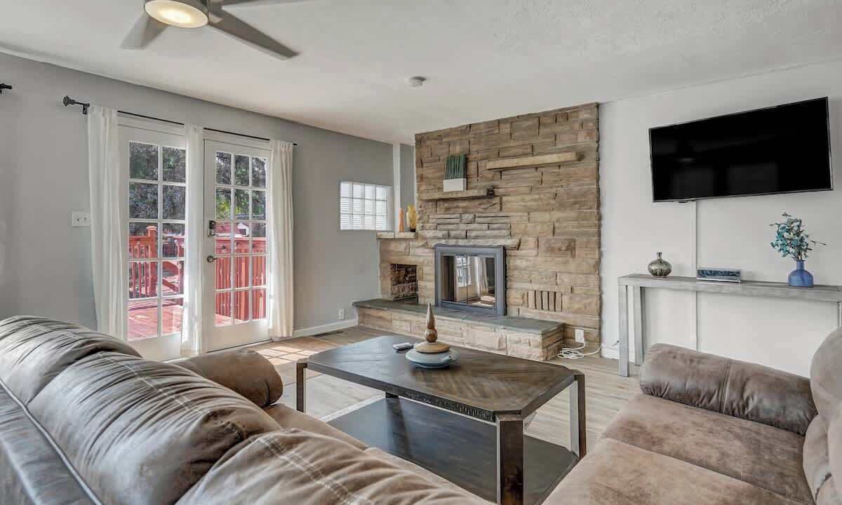 Photo of Livingroom in West Colorado Springs