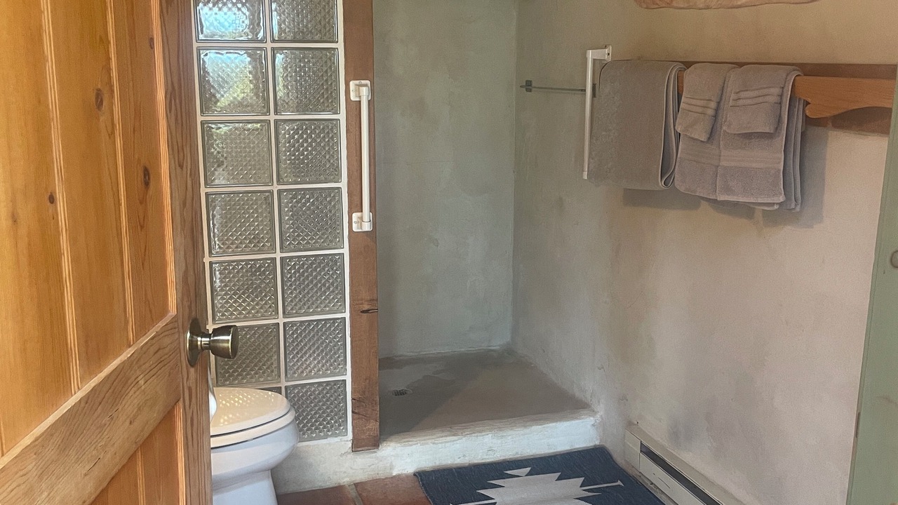 Photo of Bathroom in Arroyo Seco