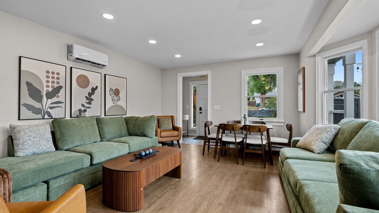 Photo of Livingroom in Englewood