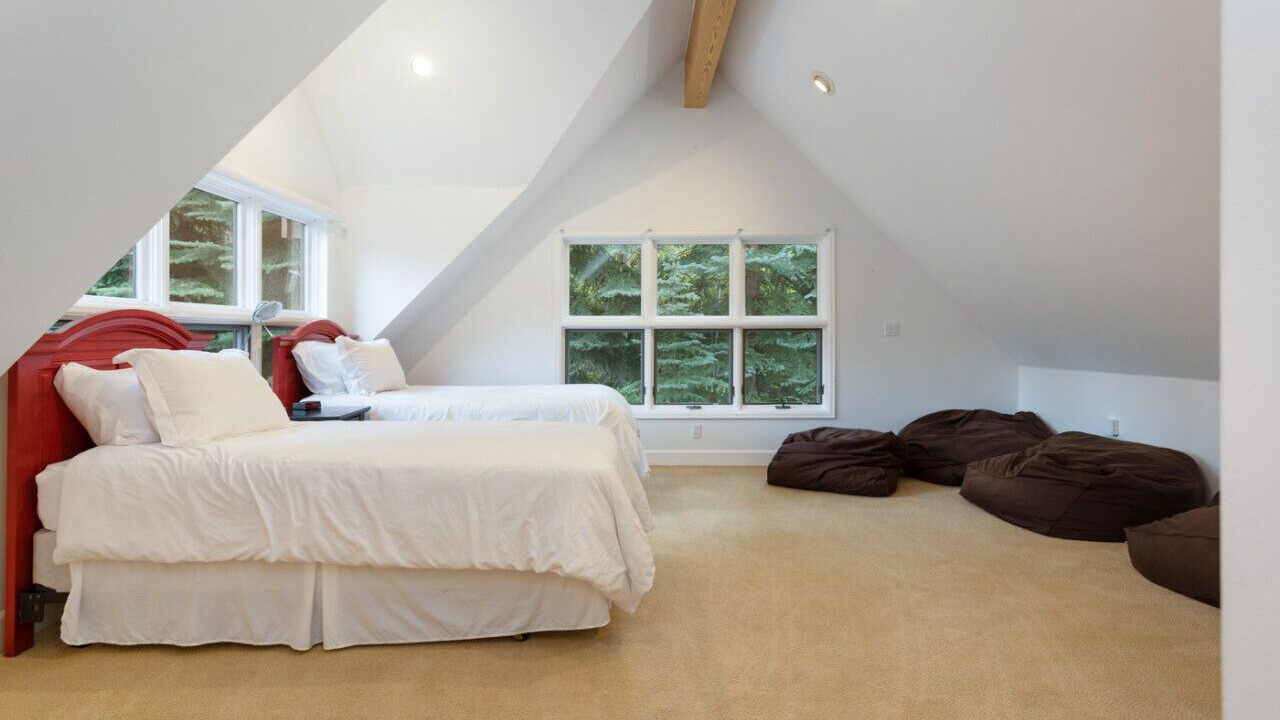 Photo of Bedroom in Highland Meadows