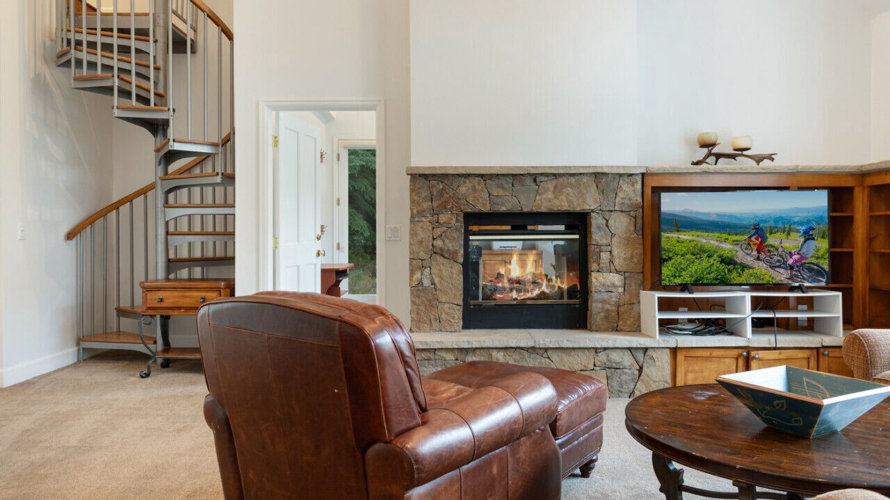 Photo of Livingroom in Highland Meadows