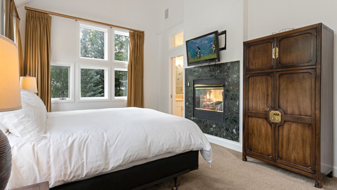 Photo of Bedroom in Highland Meadows